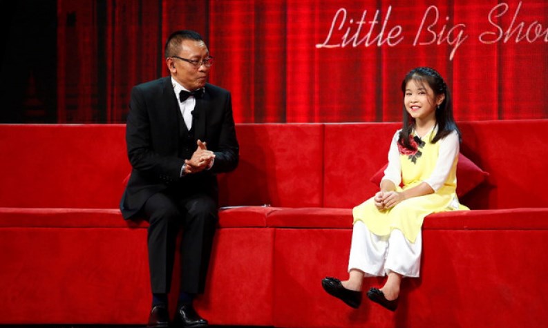 Bà mẹ nông dân Ninh Bình đã giúp con gái học giỏi tiếng Anh qua Raz-kids như thế nào?